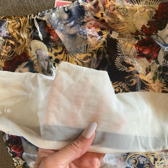 ❤️ PLT “Renaissance” Top ❤️ - Picture 3 of 4